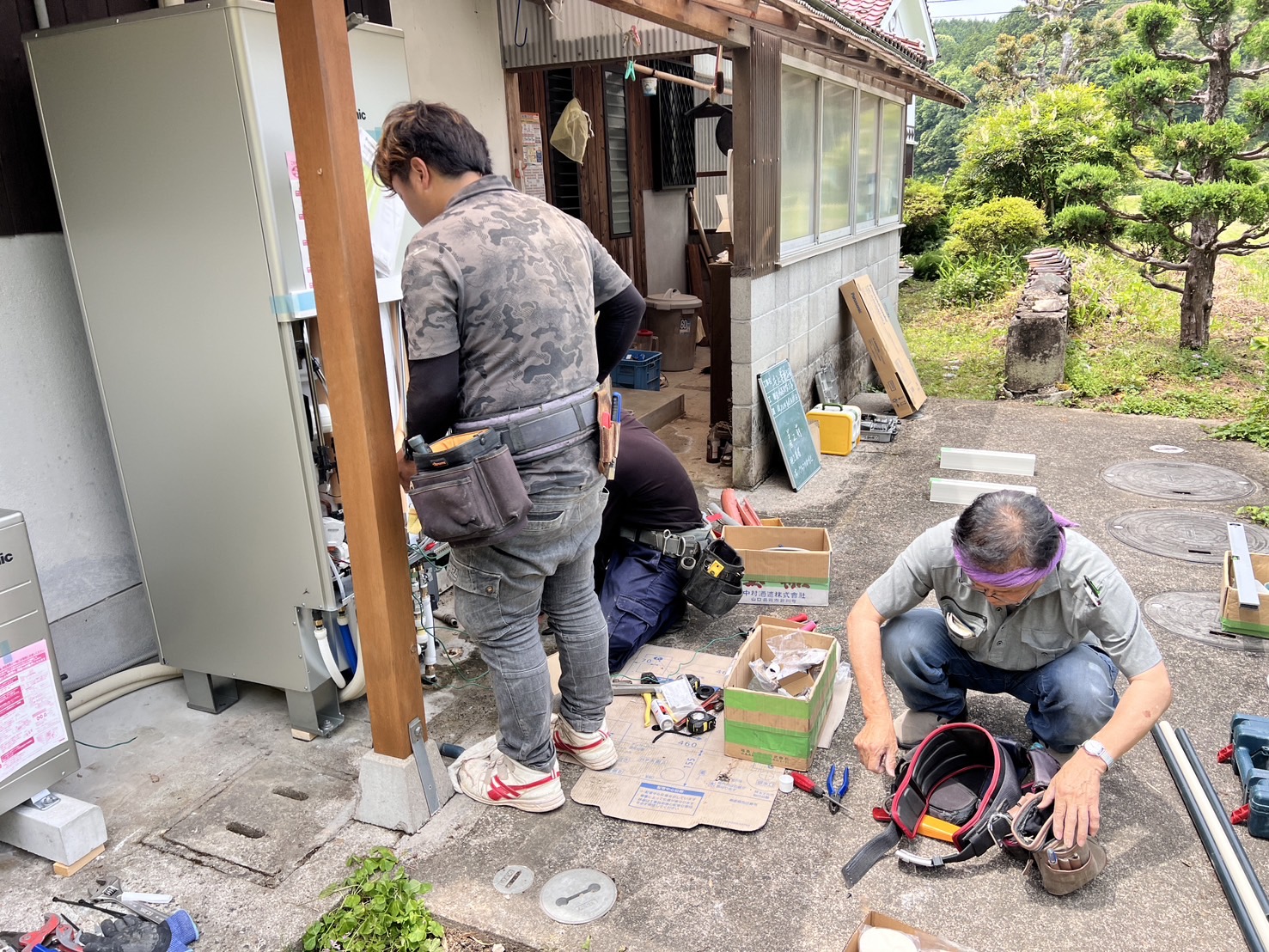 エコキュート取替え作業中